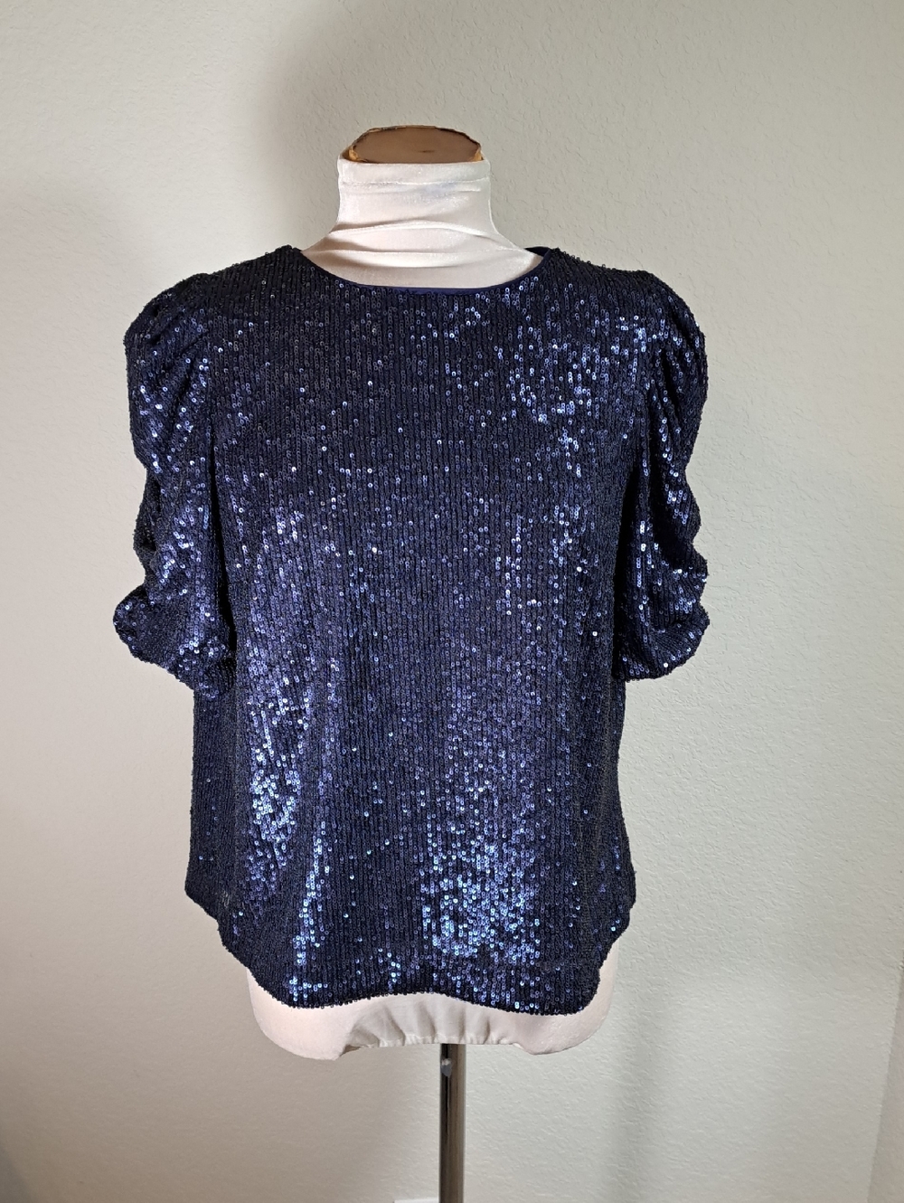 Anthropologie NEW Women’s Navy Blue Sequined Top Size 10 Ruched Short Sleeve